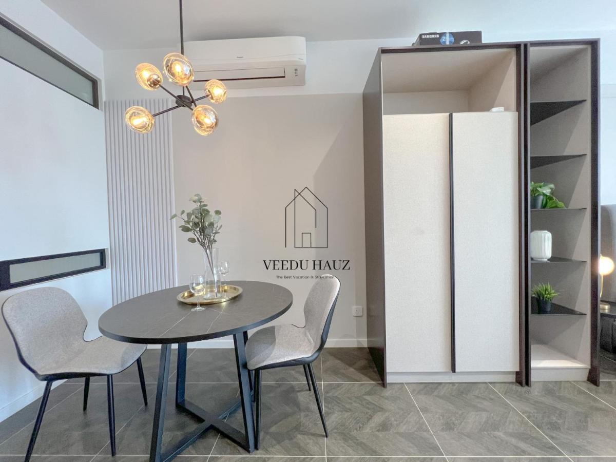 Scarletz Suites At Klcc By Veedu Hauz Kuala Lumpur Exteriör bild