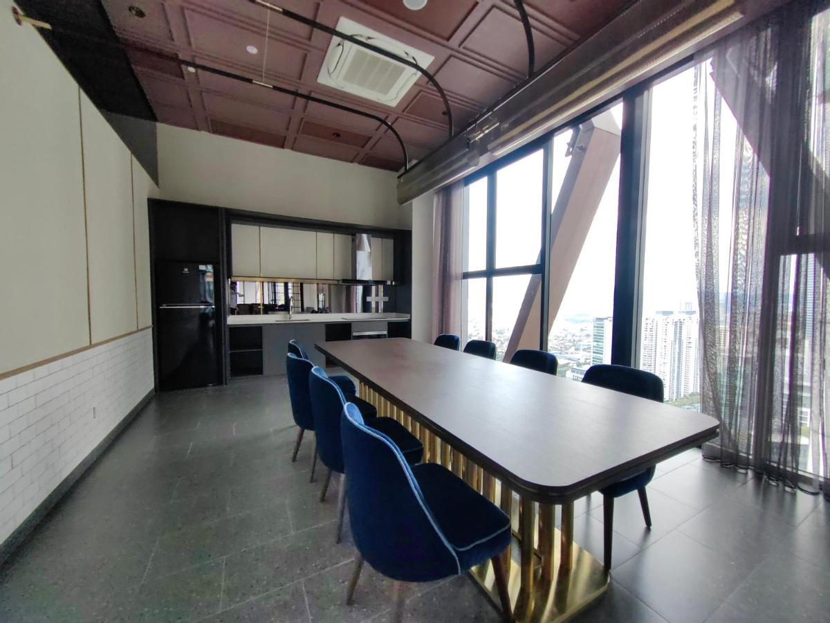 Scarletz Suites At Klcc By Veedu Hauz Kuala Lumpur Exteriör bild