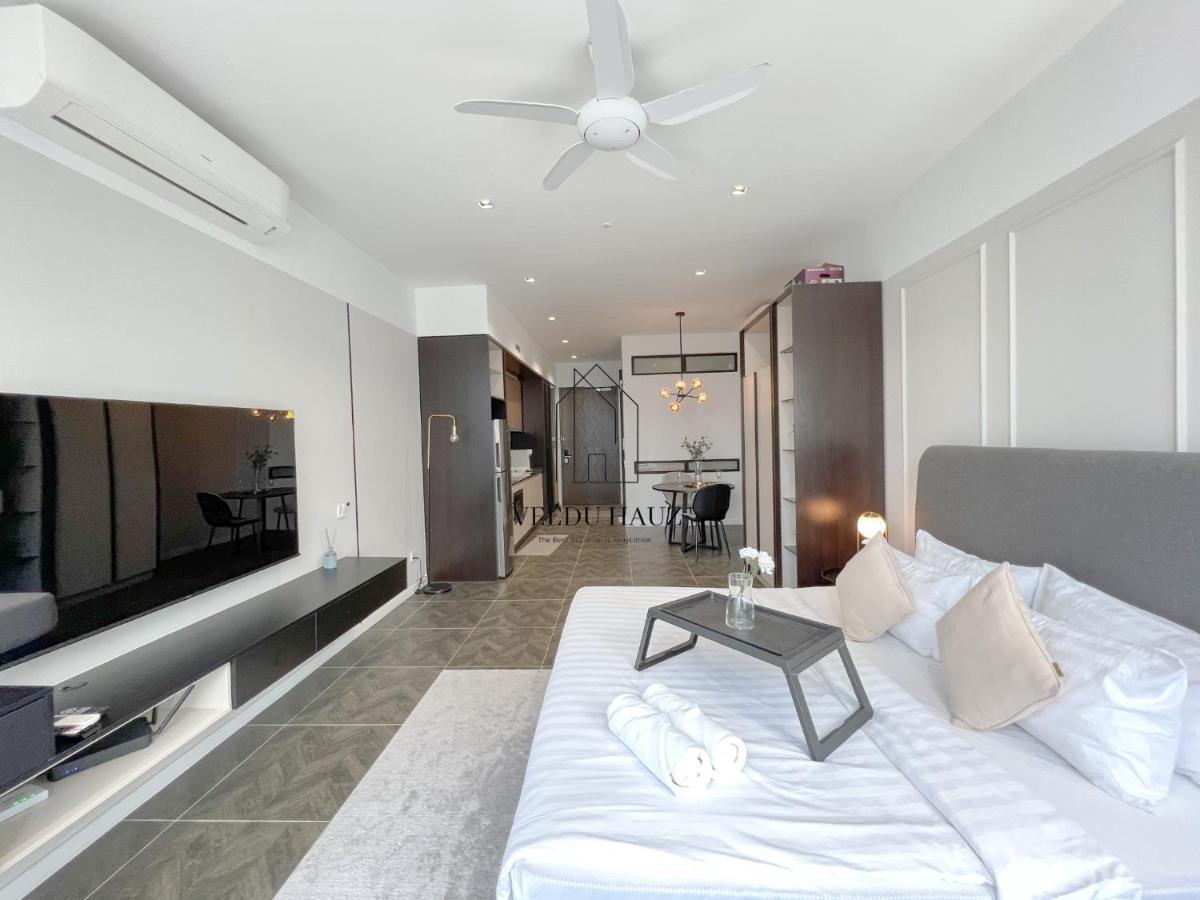 Scarletz Suites At Klcc By Veedu Hauz Kuala Lumpur Exteriör bild